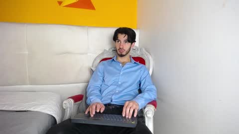 Snapshot of liamluxe chatting on 01-08-25, 12:37 LiamLuxe online show from 01-08-25, 12:37