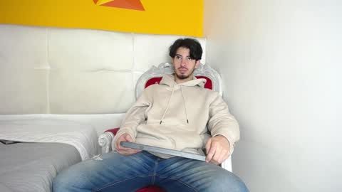 Snapshot of liamluxe chatting on 01-13-25, 12:13 LiamLuxe online show from 01-13-25, 12:13