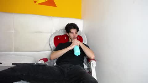 Snapshot of liamluxe chatting on 01-14-25, 06:17 LiamLuxe online show from 01-14-25, 06:17