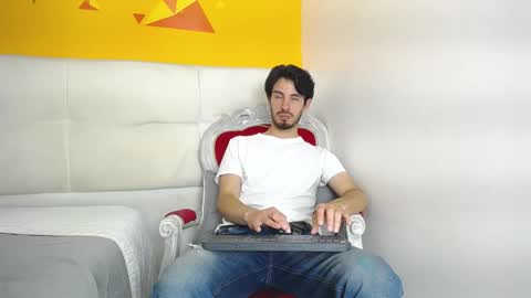 Snapshot of liamluxe chatting on 01-17-25, 06:44 LiamLuxe online show from 01-17-25, 06:44
