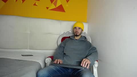 Snapshot of liamluxe chatting on 01-21-25, 12:07 LiamLuxe online show from 01-21-25, 12:07