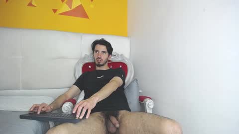 Snapshot of liamluxe chatting on 01-21-25, 06:12 LiamLuxe online show from 01-21-25, 06:12