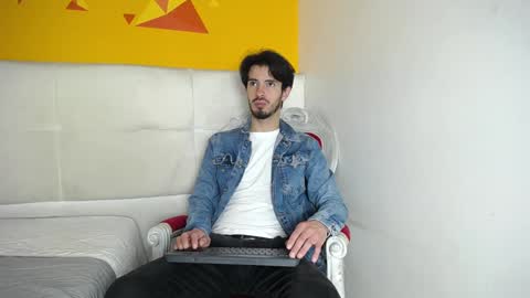 Snapshot of liamluxe chatting on 01-24-25, 12:31 LiamLuxe online show from 01-24-25, 12:31