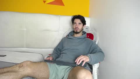 Snapshot of liamluxe chatting on 01-26-25, 12:33 LiamLuxe online show from 01-26-25, 12:33