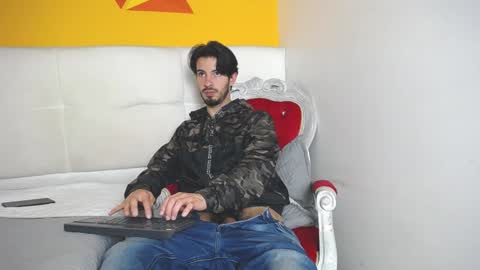 Snapshot of liamluxe chatting on 01-27-25, 03:39 LiamLuxe online show from 01-27-25, 03:39