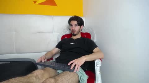 Snapshot of liamluxe chatting on 02-15-25, 03:39 LiamLuxe online show from 02-15-25, 03:39