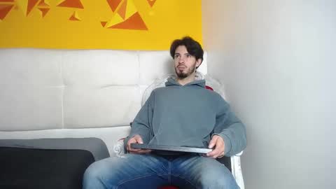 Snapshot of liamluxe chatting on 02-20-25, 12:57 LiamLuxe online show from 02-20-25, 12:57