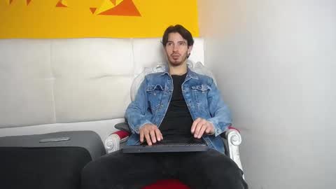 Snapshot of liamluxe chatting on 02-24-25, 12:26 LiamLuxe online show from 02-24-25, 12:26