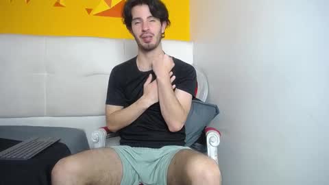 Snapshot of liamluxe chatting on 02-25-25, 03:49 LiamLuxe online show from 02-25-25, 03:49