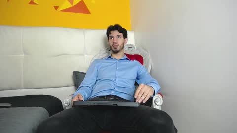 Snapshot of liamluxe chatting on 03-04-25, 12:44 LiamLuxe online show from 03-04-25, 12:44
