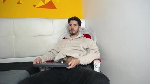 Snapshot of liamluxe chatting on 03-07-25, 01:07 LiamLuxe online show from 03-07-25, 01:07