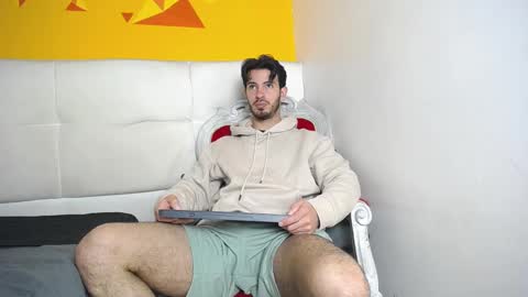 Snapshot of liamluxe chatting on 03-07-25, 04:11 LiamLuxe online show from 03-07-25, 04:11