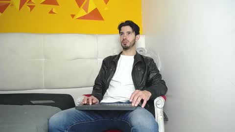 Snapshot of liamluxe chatting on 03-08-25, 01:03 LiamLuxe online show from 03-08-25, 01:03