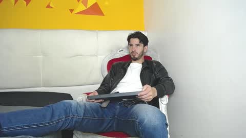 Snapshot of liamluxe chatting on 03-08-25, 07:09 LiamLuxe online show from 03-08-25, 07:09