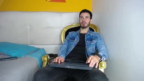 Snapshot of liamluxe chatting on 09-09-25, 01:43 LiamLuxe online show from 09-09-25, 01:43