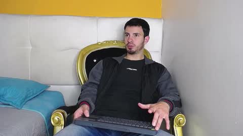 Snapshot of liamluxe chatting on 09-20-25, 01:34 LiamLuxe online show from 09-20-25, 01:34
