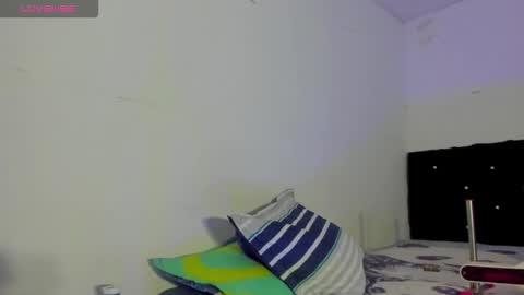 Snapshot of lian_23_ chatting on 11-17-25, 01:17 online show from 11-17-25, 01:17