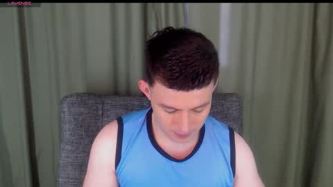 Snapshot of lian_eathan chatting on 10-27-25, 02:32 lian_eathan online show from 10-27-25, 02:32