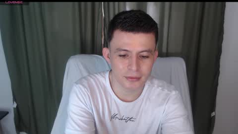 Snapshot of lian_eathan chatting on 10-28-25, 07:49 lian_eathan online show from 10-28-25, 07:49