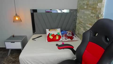 Snapshot of lianeumann chatting on 12-27-24, 10:59 LIANE online show from 12-27-24, 10:59
