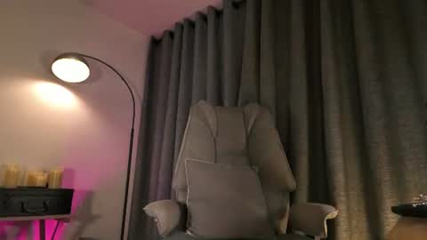 lianewhite online show from 06-16-26, 02:03