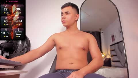 lianfox_ online show from 05-11-26, 12:44