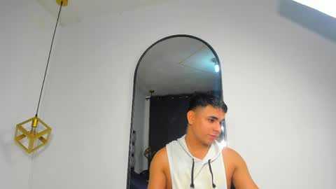 lianfox_ online show from 05-13-26, 12:24