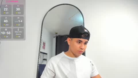 lianfox_ online show from 06-12-26, 12:26