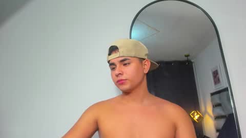 lianfox_ online show from 06-15-26, 01:35