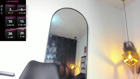 lianfox_ online show from 06-18-26, 12:42