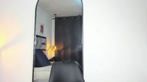 lianfox_ online show from 06-30-26, 01:23