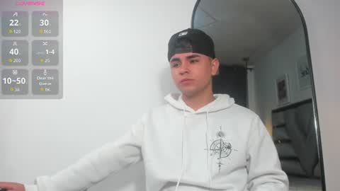lianfox_ online show from 07-15-26, 12:54