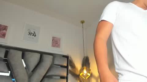 lianfox_ online show from 07-23-26, 12:14