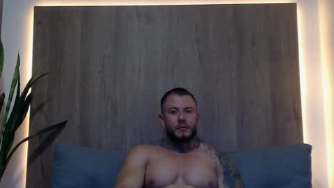 lianjones9 online show from 02-10-25, 09:58