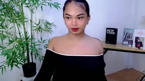 CALL ME LIANNA online show from 06-19-26, 07:39