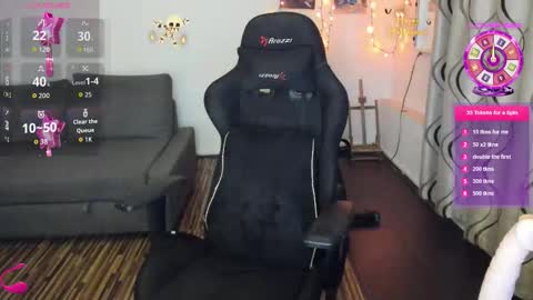 Snapshot of liaquinn chatting on 11-20-25, 02:50 LiaQuinn online show from 11-20-25, 02:50