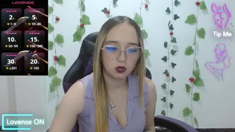 Lia Roberts online show from 05-05-26, 03:25