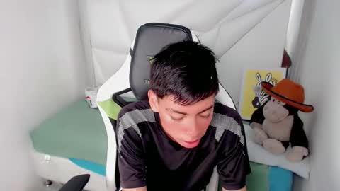 Snapshot of liarr_ chatting on 02-13-26, 08:05 LIAR online show from 02-13-26, 08:05