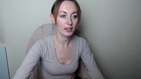 Lia online show from 03-27-26, 01:33
