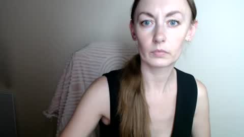 Lia online show from 06-26-26, 11:58