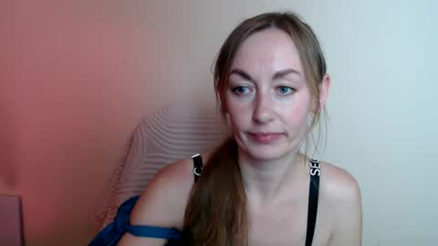 Lia online show from 06-28-26, 12:33