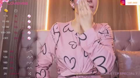 Snapshot of liat_hoz chatting on 02-10-26, 09:57 Dani online show from 02-10-26, 09:57