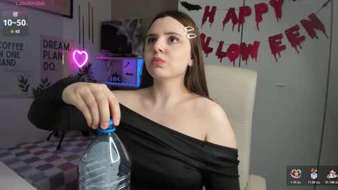 Lia online show from 10-26-25, 07:58