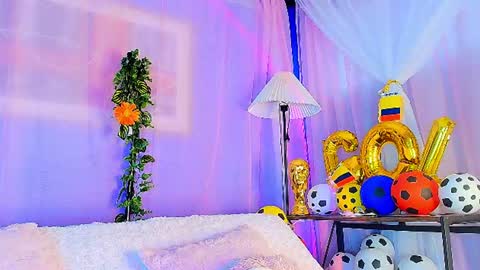 Valentina Hall online show from 06-21-26, 11:46
