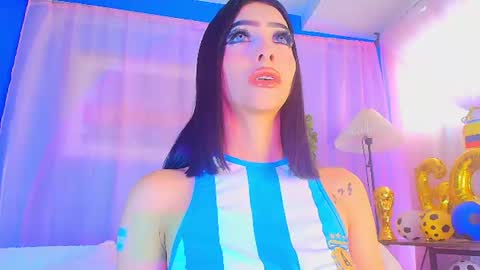 Valentina Hall online show from 06-22-26, 12:02