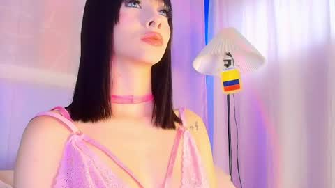 Valentina Hall online show from 07-15-26, 12:43