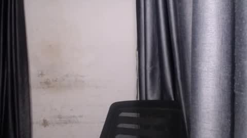 Snapshot of lick_pussyjuice chatting on 02-06-25, 02:11 kimani online show from 02-06-25, 02:11