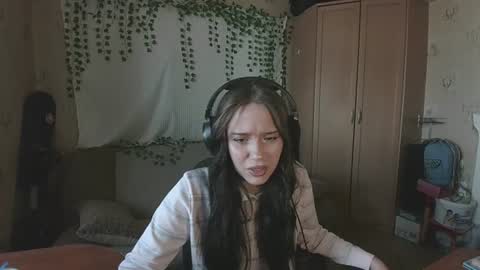 Mila online show from 06-16-26, 11:57