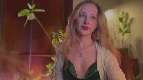 Snapshot of lierie chatting on 03-02-26, 06:37 its my birthday today so im offline but id be so happy if you felt like sending me a birthday love while im away online show from 03-02-26, 06:37