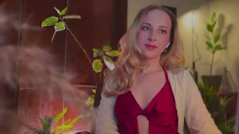 Snapshot of lierie chatting on 03-04-26, 06:58 its my birthday today so im offline but id be so happy if you felt like sending me a birthday love while im away online show from 03-04-26, 06:58